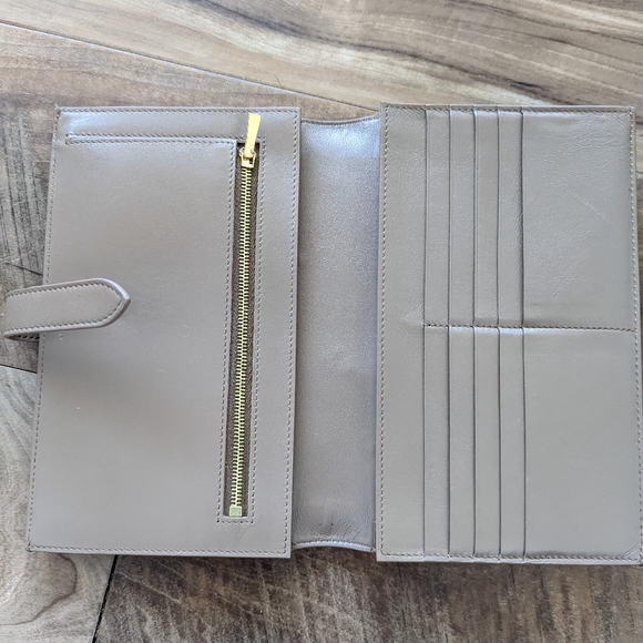 Celine Calfskin Large Wallet Authentic - Picture 3 of 8
